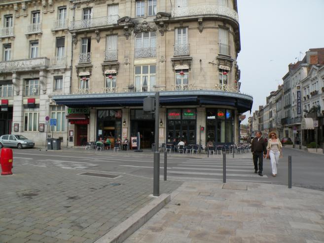  café, rue Poincaré